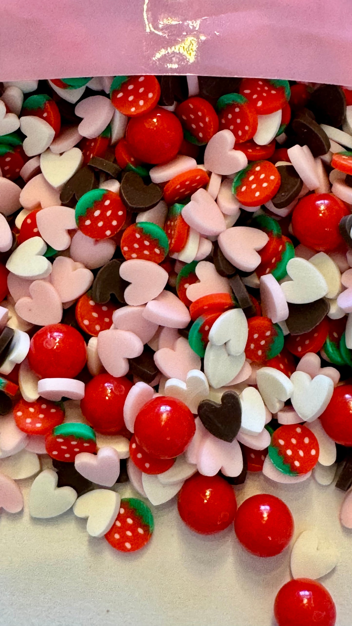 50g Strawberries & Kisses